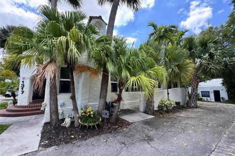 Propiedad comercial en venta en Fort Lauderdale, Florida № 1868627 - foto 7