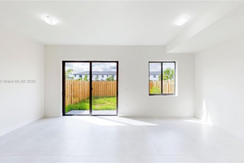 Townhouse in Homestead, Florida 3 bedrooms, 173.73 sq.m. № 1943517 - photo 10