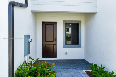 Townhouse in Homestead, Florida 3 bedrooms, 173.73 sq.m. № 1943517 - photo 3
