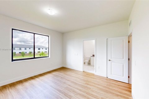 Townhouse in Homestead, Florida 3 bedrooms, 173.73 sq.m. № 1943517 - photo 27