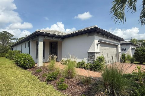 House in North Port, Florida 2 bedrooms, 131.18 sq.m. № 1837897 - photo 4