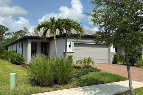 House in North Port, Florida 2 bedrooms, 131.18 sq.m. № 1837897 - photo 2