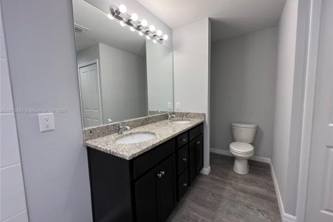 House in Cape Coral, Florida 4 bedrooms, 160.91 sq.m. № 1958134 - photo 22