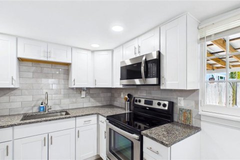 Duplex à vendre à Gulfport, Floride: 2 chambres, 96.99 m2 № 2100330 - photo 26