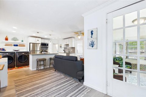 Duplex à vendre à Gulfport, Floride: 2 chambres, 96.99 m2 № 2100330 - photo 6