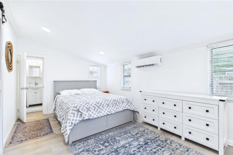 Duplex à vendre à Gulfport, Floride: 2 chambres, 96.99 m2 № 2100330 - photo 12