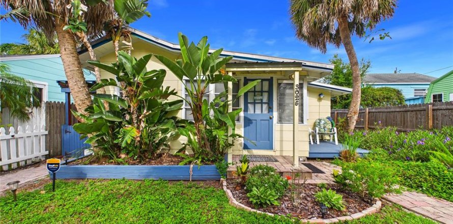 Duplex à Gulfport, Floride 2 chambres, 96.99 m2 № 2100330
