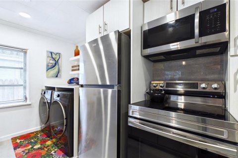 Duplex à vendre à Gulfport, Floride: 2 chambres, 96.99 m2 № 2100330 - photo 10