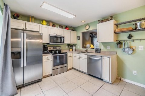 House in Trinity, Florida 4 bedrooms, 136.66 sq.m. № 1838418 - photo 13