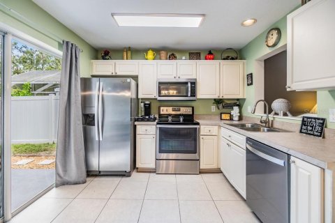 House in Trinity, Florida 4 bedrooms, 136.66 sq.m. № 1838418 - photo 14