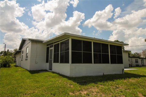 House in Orlando, Florida 4 bedrooms, 181.72 sq.m. № 2236080 - photo 27