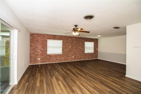 House in Orlando, Florida 4 bedrooms, 181.72 sq.m. № 2236080 - photo 4