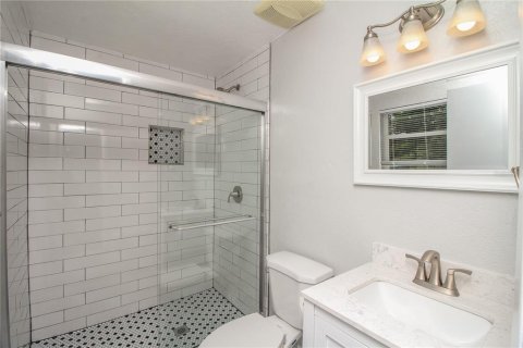 House in Orlando, Florida 4 bedrooms, 181.72 sq.m. № 2236080 - photo 14