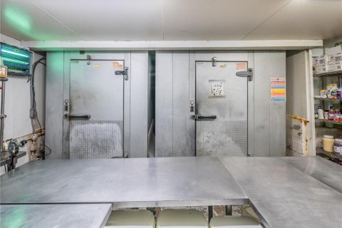 Снять в аренду коммерческую недвижимость в Маунт-Дора, Флорида 376.81м2, № 1915175 - фото 27
