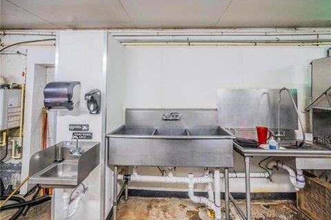 Снять в аренду коммерческую недвижимость в Маунт-Дора, Флорида 376.81м2, № 1915175 - фото 30