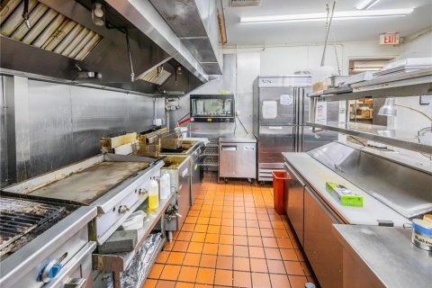 Снять в аренду коммерческую недвижимость в Маунт-Дора, Флорида 376.81м2, № 1915175 - фото 24