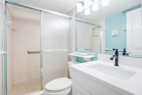 Condo in Redington Shores, Florida, 2 bedrooms  № 2117024 - photo 22