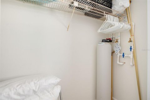 Condo in Redington Shores, Florida, 2 bedrooms  № 2117024 - photo 23