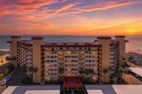 Condo in Redington Shores, Florida, 2 bedrooms  № 2117024 - photo 3