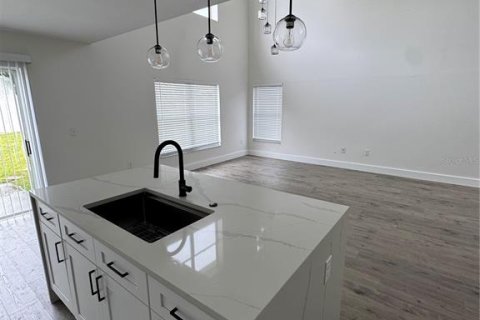 Villa ou maison à louer à Kissimmee, Floride: 3 chambres, 141.49 m2 № 2387502 - photo 8