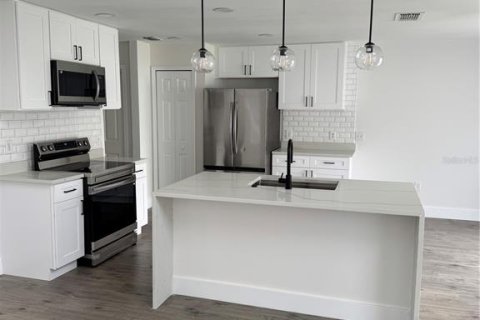 Villa ou maison à louer à Kissimmee, Floride: 3 chambres, 141.49 m2 № 2387502 - photo 3