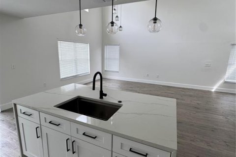 Villa ou maison à louer à Kissimmee, Floride: 3 chambres, 141.49 m2 № 2387502 - photo 7
