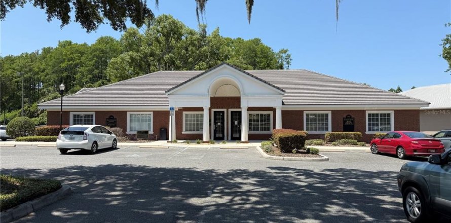 Commercial property in Crystal River, Florida 464.51 sq.m. № 1885415
