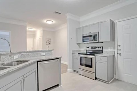 Condo in Orlando, Florida, 2 bedrooms  № 2379090 - photo 5