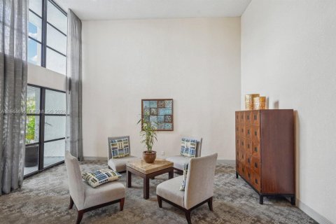Condominio en venta en Hallandale Beach, Florida, 2 dormitorios, 99.87 m2 № 2003555 - foto 5