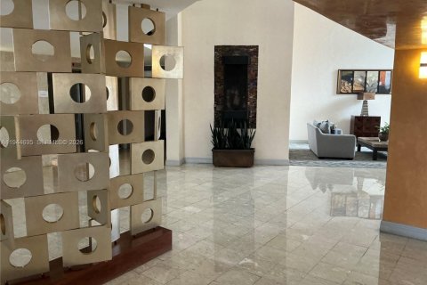 Condominio en venta en Hallandale Beach, Florida, 2 dormitorios, 99.87 m2 № 2003555 - foto 8