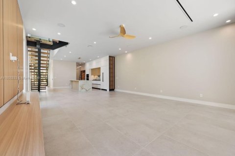 Adosado en venta en Fort Lauderdale, Florida, 3 dormitorios, 230.77 m2 № 1875059 - foto 19