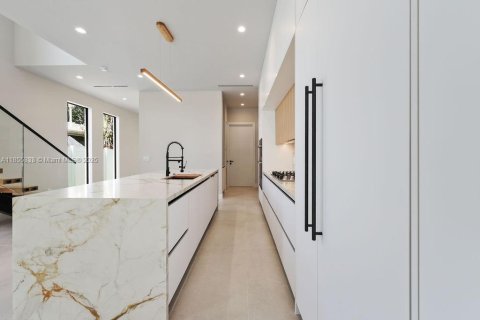 Adosado en venta en Fort Lauderdale, Florida, 3 dormitorios, 230.77 m2 № 1875059 - foto 7