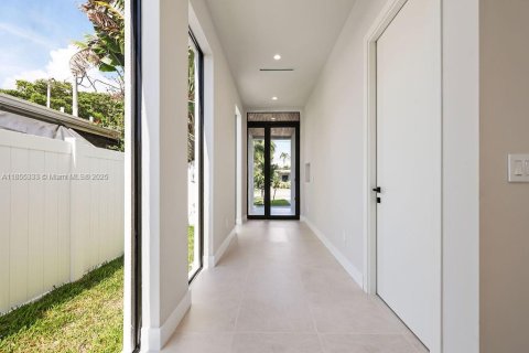 Adosado en venta en Fort Lauderdale, Florida, 3 dormitorios, 230.77 m2 № 1875059 - foto 12