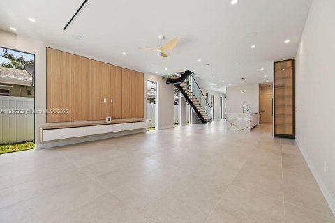 Adosado en venta en Fort Lauderdale, Florida, 3 dormitorios, 230.77 m2 № 1875059 - foto 21