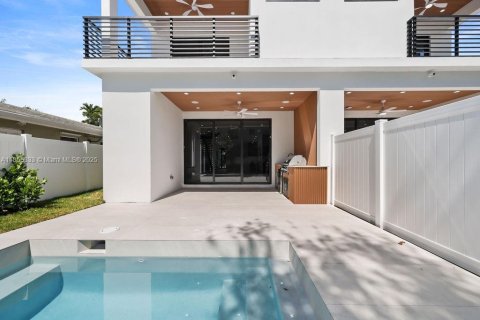 Adosado en venta en Fort Lauderdale, Florida, 3 dormitorios, 230.77 m2 № 1875059 - foto 25