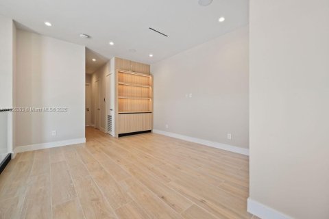 Adosado en venta en Fort Lauderdale, Florida, 3 dormitorios, 230.77 m2 № 1875059 - foto 28