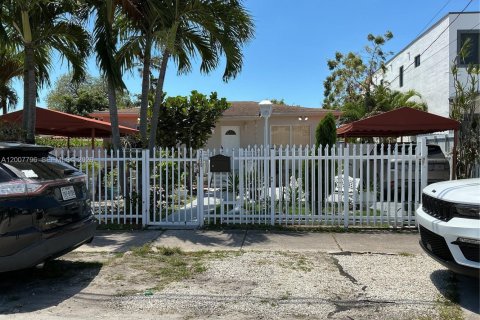 Casa en Miami, Florida 3 dormitorios, 109.53 m2 № 2071850