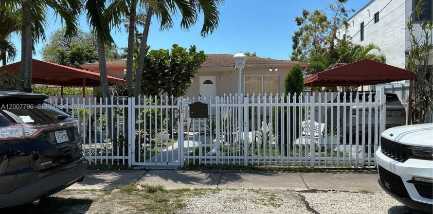 Casa en Miami, Florida 3 dormitorios, 109.53 m2 № 2071850