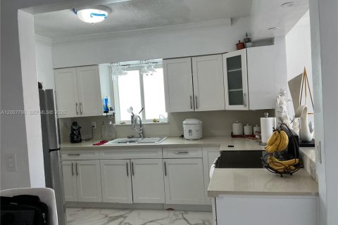 Casa en venta en Miami, Florida, 3 dormitorios, 109.53 m2 № 2071850 - foto 5