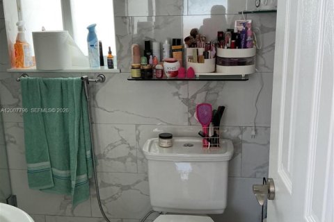 Casa en venta en Miami, Florida, 3 dormitorios, 109.53 m2 № 2071850 - foto 9