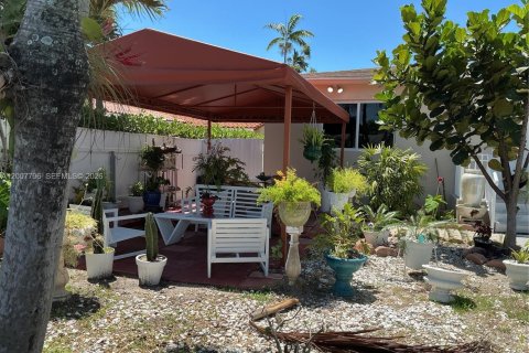 Casa en venta en Miami, Florida, 3 dormitorios, 109.53 m2 № 2071850 - foto 19