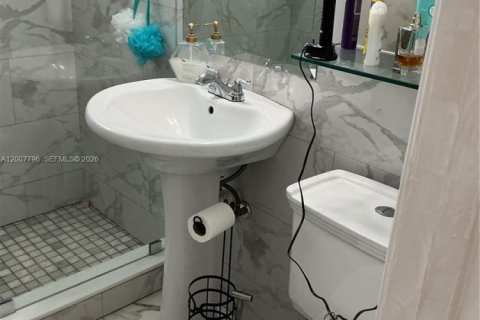 Casa en venta en Miami, Florida, 3 dormitorios, 109.53 m2 № 2071850 - foto 12