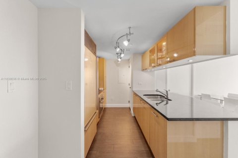 Copropriété à louer à Miami Beach, Floride: 2 chambres, 102.47 m2 № 1830138 - photo 6