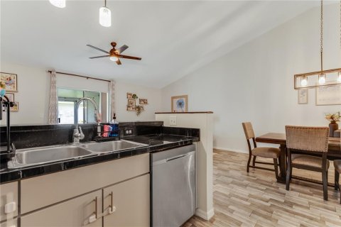 Townhouse in Kissimmee, Florida 3 bedrooms, 106.65 sq.m. № 2197873 - photo 15