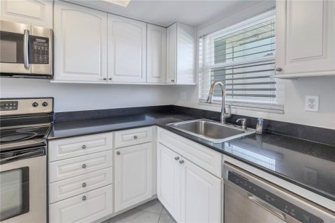 Condominio en venta en Treasure Island, Florida, 2 dormitorios, 97.08 m2 № 929039 - foto 10