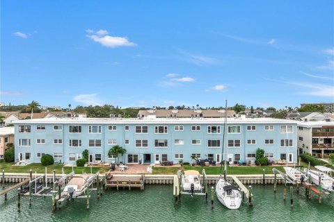 Condominio en venta en Treasure Island, Florida, 2 dormitorios, 97.08 m2 № 929039 - foto 3