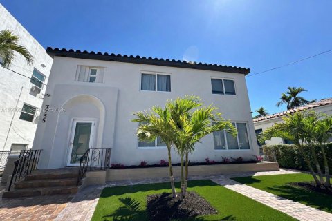 Студия в Майами-Бич, Флорида № 2057565