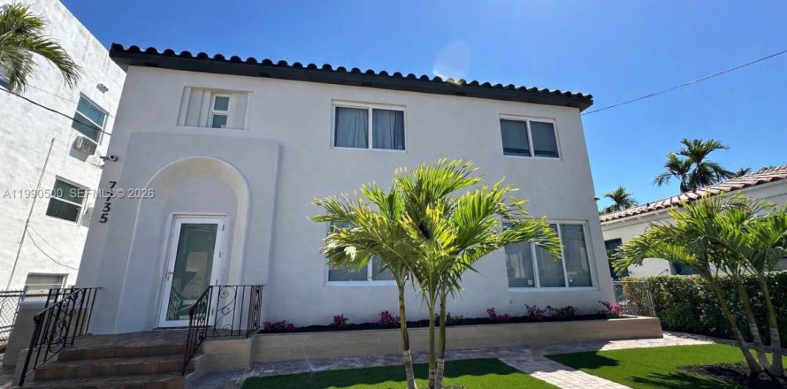 Студия в Майами-Бич, Флорида № 2057565