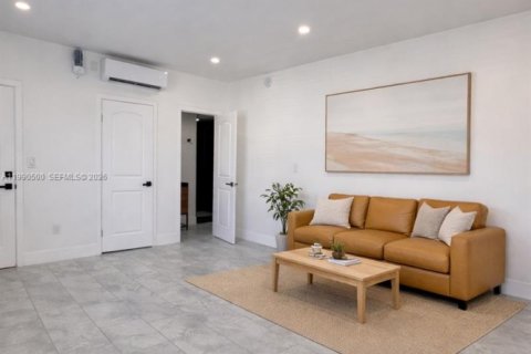 Снять в аренду виллу или дом в Майами-Бич, Флорида 46.27м2, № 2057565 - фото 2