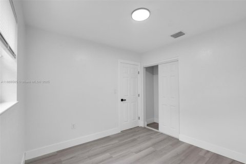 Villa ou maison à vendre à Miami Gardens, Floride: 4 chambres, 146.32 m2 № 1896121 - photo 17